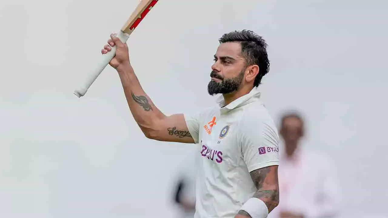 7- ఇంగ్లండ్పై అంతర్జాతీయ క్రికెట్లో 4000 పరుగులు పూర్తి చేసిన తొలి భారతీయ బ్యాట్స్మెన్గా విరాట్ కోహ్లీకి 30 పరుగులు మాత్రమే అవసరం.