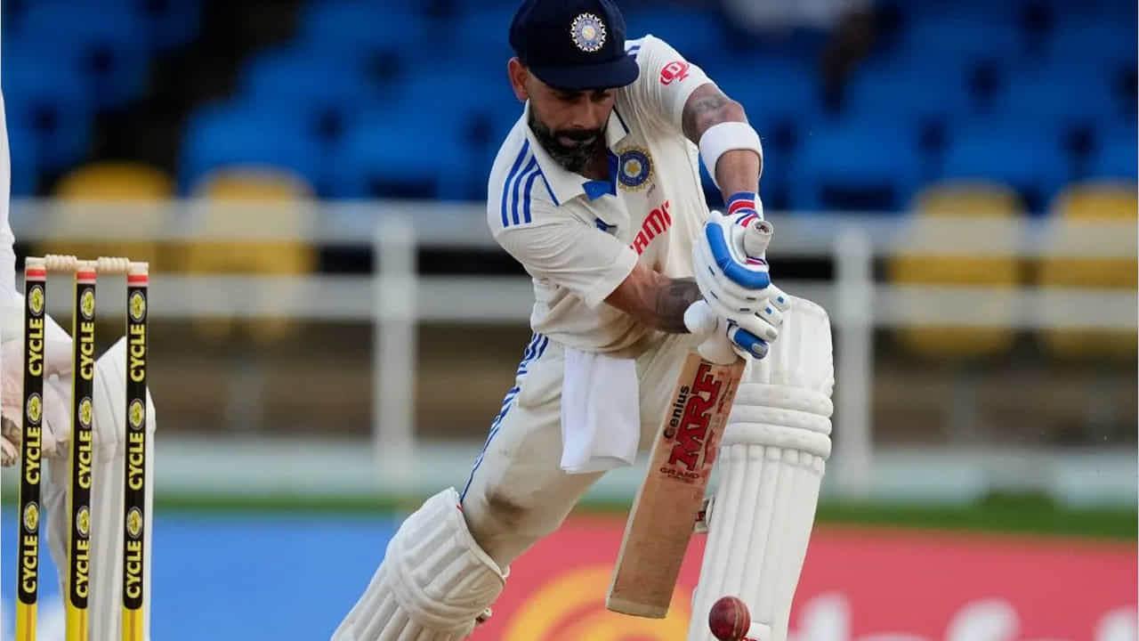 5- ఇంగ్లండ్పై అత్యధిక పరుగులు చేసిన భారత బ్యాట్స్మెన్గా రికార్డు సృష్టించేందుకు కోహ్లీకి 21 పరుగులు మాత్రమే అవసరం.