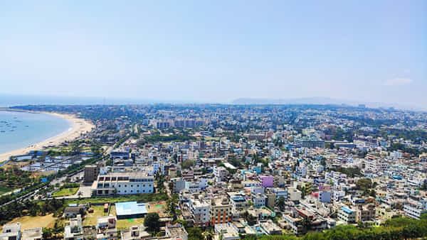 Vizag: విశాఖ ఎంపీ స్థానానికి వైసీపీ తరఫున అనుకోని అభ్యర్థి.. గట్టిగానే ప్లాన్ చేశారుగా