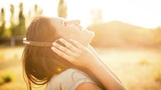 Health: వెనక్కి నడవడం వల్ల ఎన్నో బెనిఫిట్స్ ఉన్నాయని మీకు తెల్సా..?