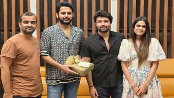 Nithiin: నితిన్ను కలిసిన యంగ్ హీరో.. పెళ్లికి రావాలంటూ ప్రత్యేక బహుమతి అందించిన ఆశిష్ రెడ్డి
