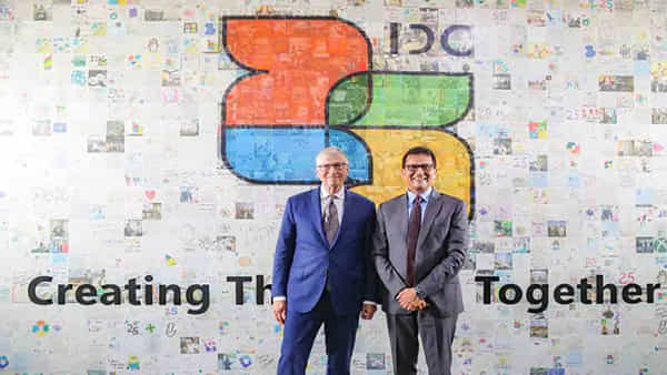 Bill Gates: హైదరాబాద్ కు మైక్రోసాఫ్ట్ అధినేత బిల్ గేట్స్.. ఐటీనుద్దేశించి కీలక వ్యాఖ్యలు