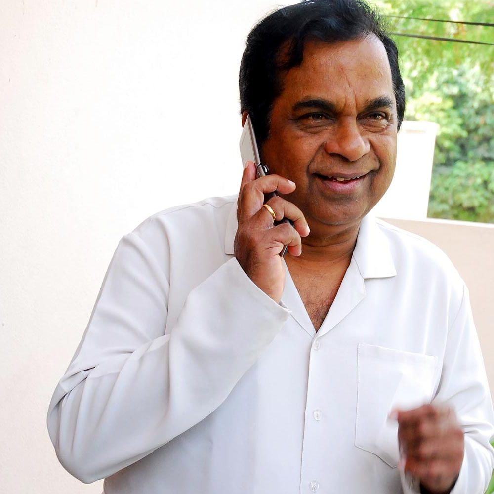 ఇప్పటి యూత్ లోనూ బ్రహ్మానందం కు మంచి క్రేజ్ ఉంది.. సినిమాలు తగ్గించినప్పటికీ మీమ్స్ ద్వారా బ్రహ్మానందం పేరు వైరల్ అవుతూనే ఉంది. 