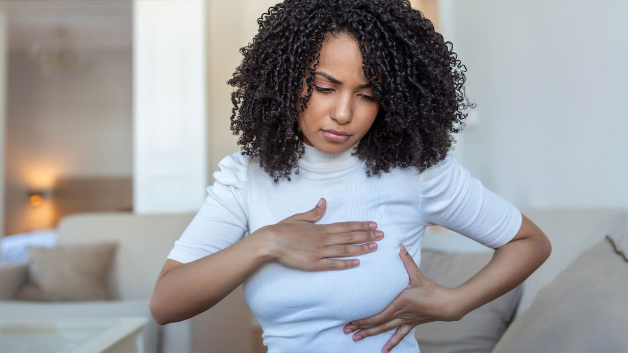 కొన్ని మందుల సైడ్ ఎఫెక్ట్‌ వల్ల కూడా రొమ్ము నొప్పి సంభవిస్తుంది. ముఖ్యంగా గర్భనిరోధక మాత్రలు వేసుకోవడం వల్ల బ్రెస్ట్ పెయిన్ వస్తుంది. కానీ రొమ్ము నొప్పితోపాటు వేగంగా బరువు తగ్గడం, జలుబు, దగ్గు ఉంటే.. అలాగే కుటుంబంలో ఎవరికైనా క్యాన్సర్ ఉంటే, వెంటనే వైద్యుడిని సంప్రదించాలి.