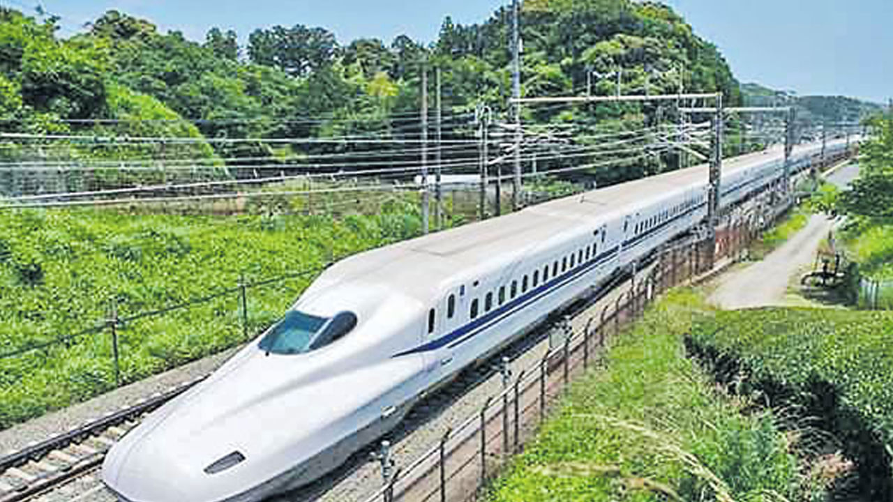 హైస్పీడ్‌ ట్రైన్ వస్తోంది.. హైదరాబాద్‌ టూ విశాఖ ప్రయాణం నాలుగున్నర గంటలే