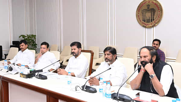Telangana: మరో రెండు గ్యారంటీల అమలుకు ముహూర్తం ఫిక్స్.. సీఎం రేవంత్ కీలక నిర్ణయం..