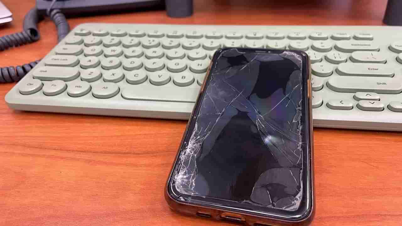 Cracked Phone: మీ ఫోన్‌ పగిలిపోయిందా.. నిమిషాల్లో ఇలా అతికించవచ్చు.. చాలా సింపుల్‌..