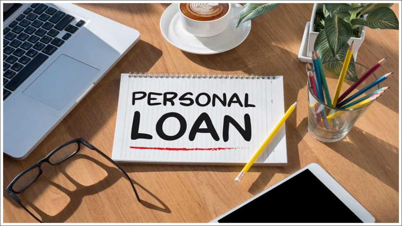 మీ తరచుగా అవసరాలను తీర్చుకోవడానికి మీరు అసురక్షిత రుణాలను అంటే వ్యక్తిగత రుణాలను తీసుకోకుండా ఉండాలి. మీకు ఒకటి కంటే ఎక్కువ అసురక్షిత రుణాలు ఉన్నప్పుడల్లా, మీ ఆర్థిక పరిస్థితి బాగా లేదని బ్యాంక్ నమ్ముతుంది. ఇది మీ క్రెడిట్ స్కోర్ను ప్రతికూలంగా ప్రభావితం చేస్తుంది.