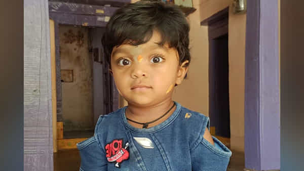 Telangana: అయ్యో దేవుడా ఎంత పనిచేశావయ్యా.. తెల్లవారితే చిట్టితల్లి బర్త్ డే.. అంతలోనే..