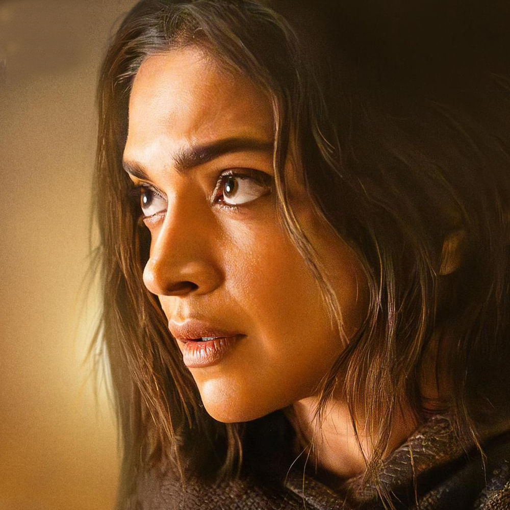 కానీ ఇప్పుడు కాస్త బెటర్. ఎలాగూ టాలీవుడ్ దెబ్బ బాలీవుడ్పై బాగానే ఉంది కాబట్టి తెలుగులో నటించడమే బెటర్ అని ఫిక్సైపోయారు ముద్దుగుమ్మలు. అలాగని బాంబేను వదలట్లేదు.. బోనస్గా హైదరాబాద్లోనూ జెండా పాతేస్తున్నారు.