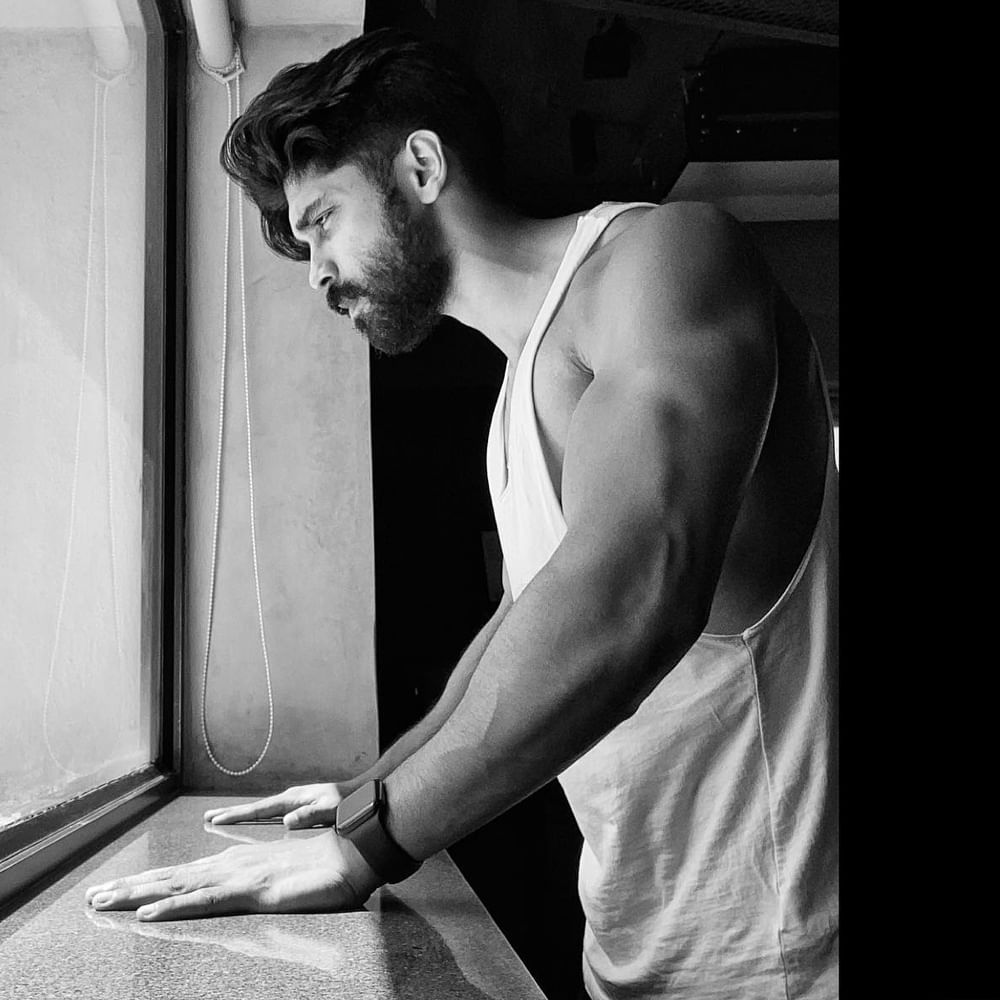 అందుకే మామన్నన్ సినిమాతో సూపర్ హిట్ అందుకున్న మారి సెల్వరాజ్ దర్శకత్వంలో ఓ సినిమా చేస్తున్నారు ధృవ్‌. విలేజ్‌ బ్యాక్‌డ్రాప్ స్పోర్ట్స్ డ్రామాగా తెరకెక్కుతున్న ఈ సినిమా ధృవ్‌ కెరీర్‌ను గాడిలో పెడుతుందేమో చూడాలి.