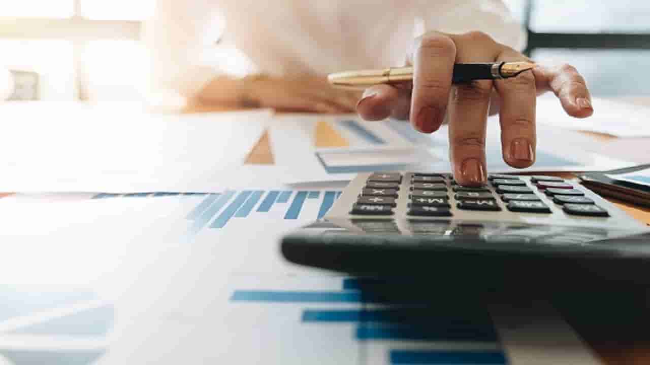 EMI Calculator: మీరు పర్సనల్ లోన్ తీసుకుంటున్నారా? ఈఎంఐ విషయంలో ఈ జాగ్రత్తలు తప్పనిసరి