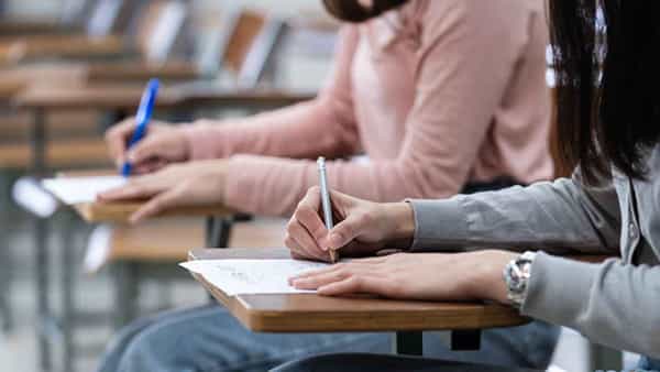 Exams: ఎగ్జామ్ ప్రిపరేషన్ కోసం స్లీప్ పిల్స్ను వాడిన టెన్త్ క్లాస్ స్టూడెంట్.. ఆ తర్వాత ఏం జరిగిందంటే!