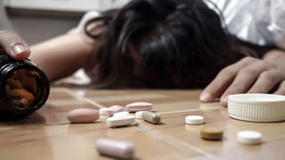 AP News: తిరుపతిలో నడి రోడ్డుపై బైఠాయించిన ఇద్దరు మహిళలు.. ఇంతకీ విషయం ఏమంటే..?