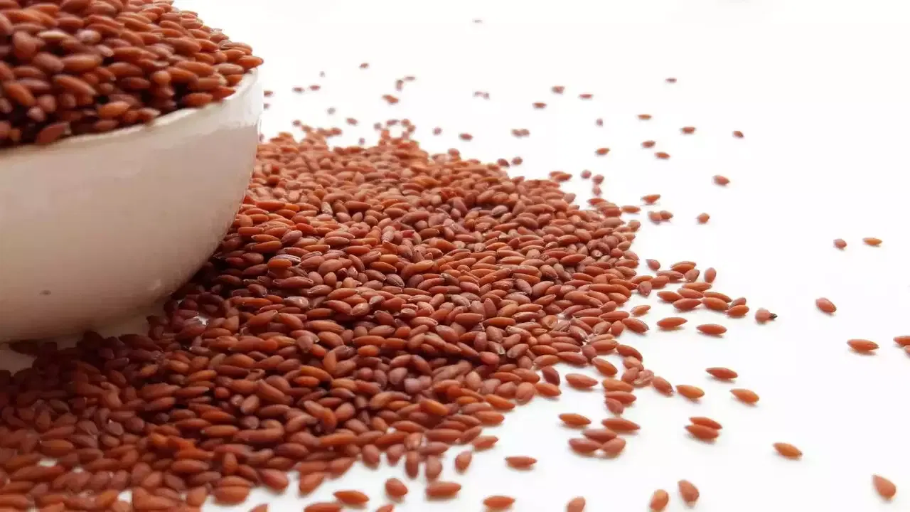 రక్త హీనత సమస్య ఉన్నవారు వీటిని తింటే.. ఈ సమస్య కంట్రోల్ అవుతుంది. ఇందులో ఐరన్ కూడా లభిస్తుంది. అంతే కాకుండా హలీం గింజల్లో లైసెన్ అని ఉంటుంది. ఇది కణజాలాలు ఆరోగ్యంగా ఉండేందుకు, కణజాలాలను మరమ్మత్తు చేస్తుంది.