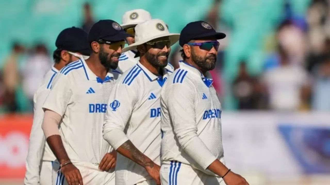 India vs England: భారత్, ఇంగ్లండ్ మధ్య జరుగుతున్న ఐదు మ్యాచ్‌ల టెస్టు సిరీస్‌లో తొలి మూడు మ్యాచ్‌ల్లో టీమిండియా తరపున అద్భుత ప్రదర్శన చేసిన ఆటగాళ్లు ఈరోజు విడుదల చేసిన ఐసీసీ టెస్ట్ ర్యాంకింగ్స్‌లో తమ కష్టానికి తగిన ప్రతిఫలం దక్కించుకున్నారు.