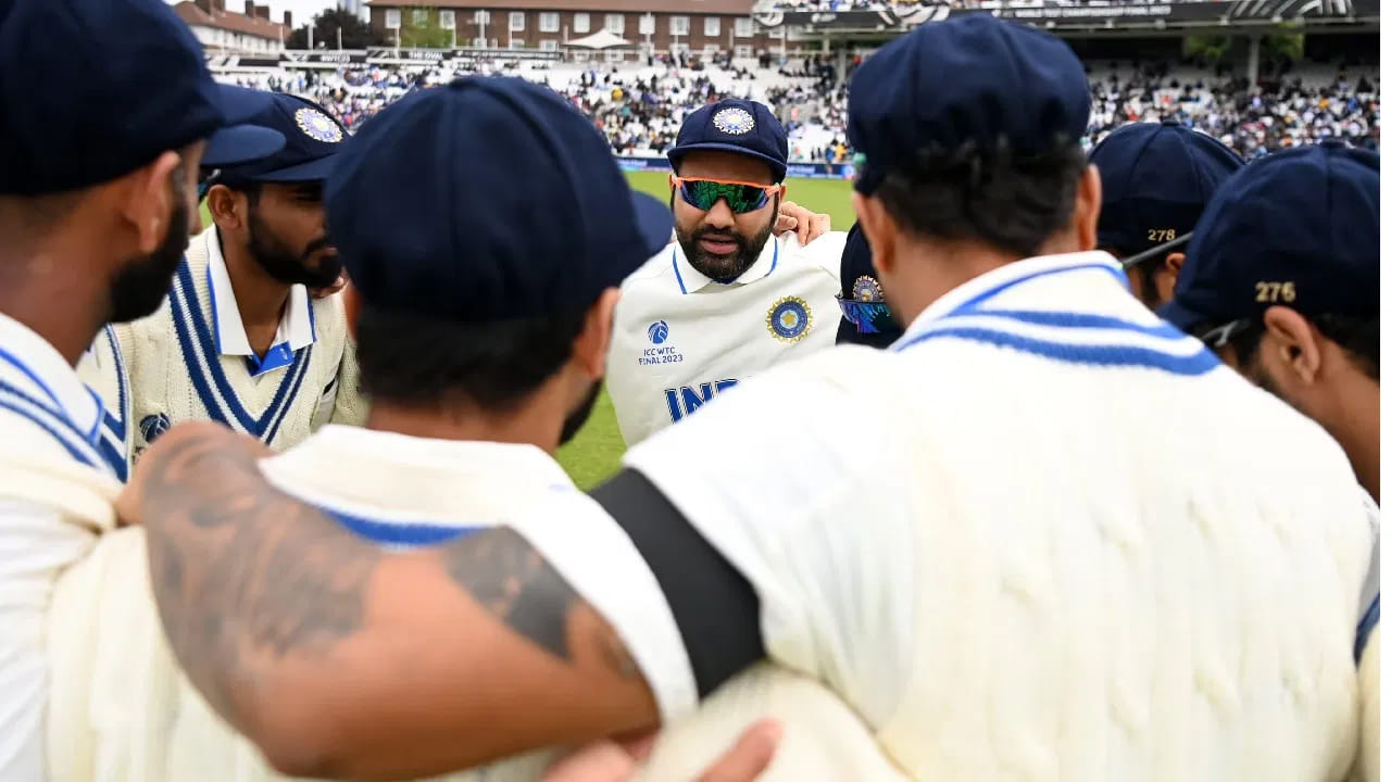 అలాగే ఇప్పటి వరకు భారత్, ఆస్ట్రేలియా జట్లు 107 టెస్టు మ్యాచ్‌ల్లో తలపడ్డాయి. ఆస్ట్రేలియా 45 మ్యాచుల్లో గెలుపొందగా, టీమిండియా 32 మ్యాచుల్లో విజయం సాధించింది.