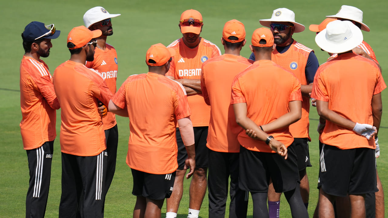 India vs England 2nd Test: ఇంగ్లండ్తో ఐదు టెస్టు మ్యాచ్ల సిరీస్లో రెండో మ్యాచ్ ఫిబ్రవరి 2 నుంచి విశాఖపట్నంలో జరగనుంది. ఈ మైదానంలో భారత్ టెస్టు రికార్డు కూడా అద్భుతం. కానీ రవీంద్ర జడేజా, కేఎల్ రాహుల్ గాయం కారణంగా రెండో టెస్టుకు దూరం కావడం జట్టుకు ఎదురుదెబ్బలు తగిలింది.