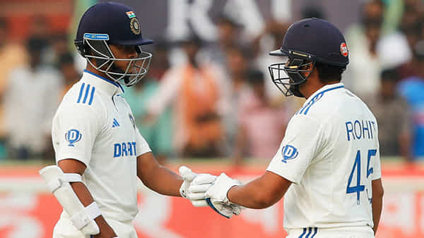 IND vs ENG 2nd Test 3rd Day: ఒత్తిడిలో రోహిత్ శర్మ.. 350+ టార్గెట్పై కన్నేసిన భారత్..