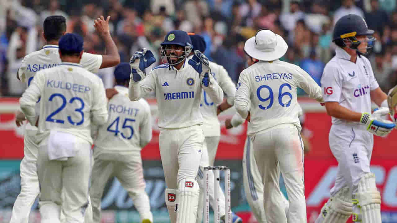 వామ్మో.. వీళ్లు మాములోళ్లు కాదు భయ్యో.. ఒకే టెస్టులో సెంచరీతోపాటు 5 వికెట్లు.. లిస్టులో నలుగురు భారత ఆటగాళ్లు