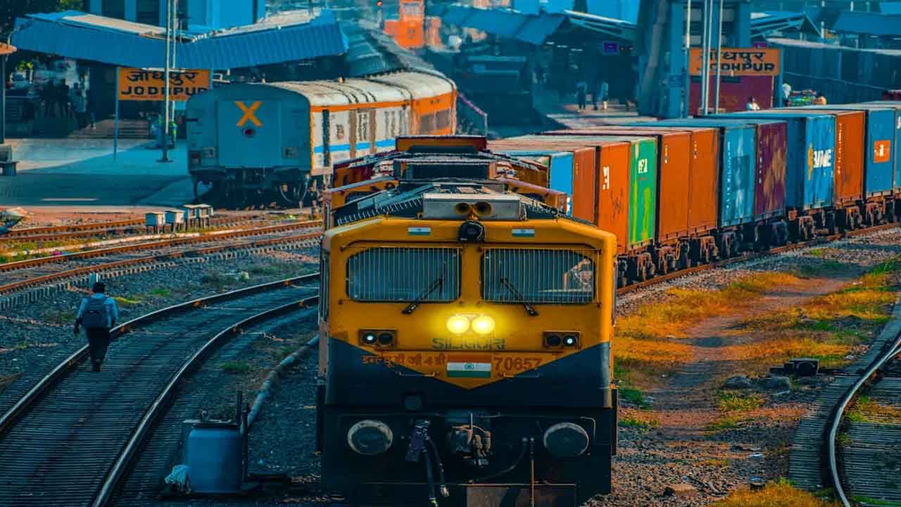 Railway Budget 2024: భారత రైల్వే రంగానికి శుభవార్త.. కొత్తగా మూడు ఆర్థిక కారిడార్లు..
