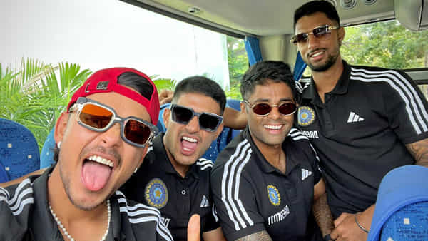 Team India: ఎవరి కాల్స్కు రిప్లై ఇవ్వట్లే.. ఆయన కెరీర్ ముగిసినట్లే: టీమిండియా మాజీ క్రికెటర్ షాకింగ్ కామెంట్స్..