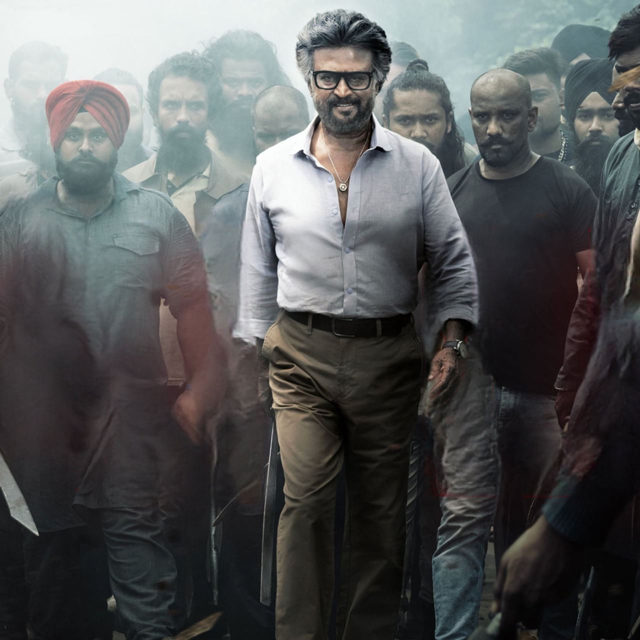 రీసెంట్ టైమ్స్లో రజనీ నుంచి వచ్చిన పేట, దర్బార్, అన్నాత్తే సినిమాలు సో సోగానే ఆడాయి. అందుకే జైలర్ సక్సెస్ను గ్రాండ్గా సెలబ్రేట్ చేసింది తలైవా ఆర్మీ. మోస్ట్ అవెయిటెడ్ హిట్ కావటంతో ఫ్యాన్స్ పండగ చేసుకున్నారు.