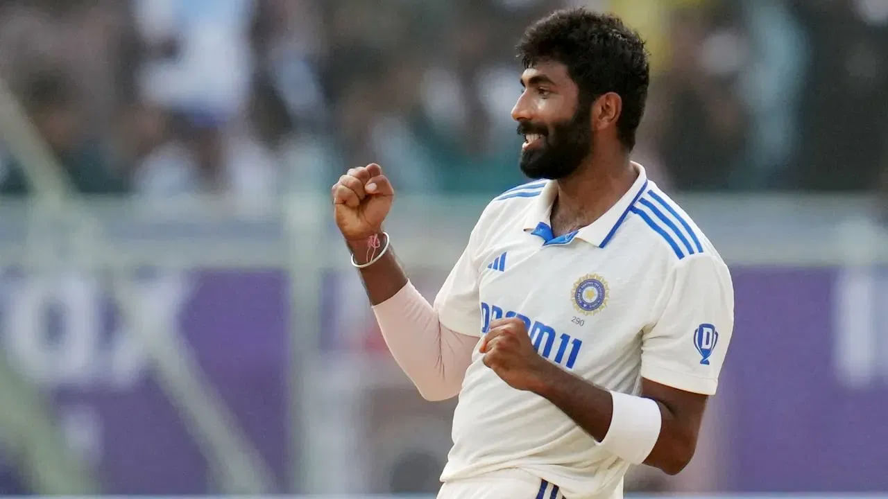 Jasprit Bumrah Records: భారత్, ఇంగ్లండ్ జట్ల మధ్య గురువారం నుంచి మూడో టెస్టు మ్యాచ్ ప్రారంభం కానుంది. రాజ్‌కోట్ వేదికగా జరగనున్న ఈ మ్యాచ్‌లో టీమిండియా ట్రంప్ కార్డు జస్ప్రీత్ బుమ్రా. ఎందుకంటే, బూమ్‌బాల్ వ్యూహం ఇప్పుడు బ్యాజ్‌బాల్ వ్యూహానికి సిద్ధంగా తయారైంది.