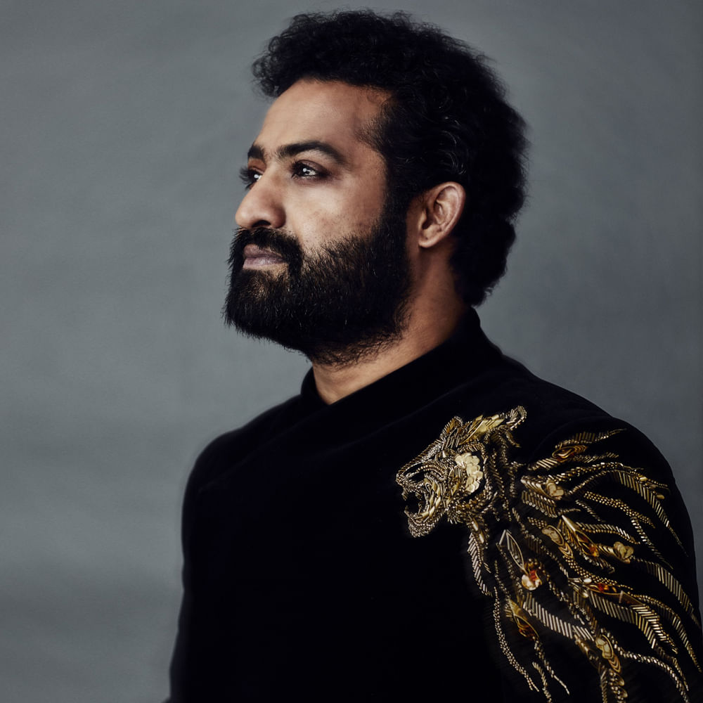 కలిసొచ్చిన కొరటాలతో దేవర జర్నీ మొదలుపెట్టారు. అటు నార్త్ లోనూ వార్‌2కి సైన్‌ చేశారు. వీటిలో ఒక్కటైనా ఈ ఏడాది విడుదలయితే బావుంటుందని ఇష్టంగా వెయిట్‌ చేస్తున్నారు నందమూరి అభిమానులు. 