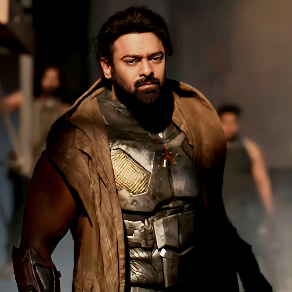 కల్కి భారీ సినిమా.. అందులో ప్రభాస్ ఒక్కడే కాదు.. కమల్ హాసన్, దీపిక పదుకొనే, అమితాబ్ లాంటి బిగ్గెస్ట్ స్టార్స్ నటిస్తున్నారు. వాళ్లందరి డేట్స్ కూడా ఒకేసారి దొరకడం కష్టం. అందుకే ఫిబ్రవరి 16 నుంచి అందరి కాంబోలో వచ్చే సీన్స్ ప్లాన్ చేస్తున్నారు నాగ్ అశ్విన్. మే 9న ఎట్టి పరిస్థితుల్లోనూ కల్కి 2898 AD విడుదల చేయాలనేది మేకర్స్ ప్లాన్. అందుకే దీనికి తగ్గట్లుగా షెడ్యూల్ ప్లాన్ చేసుకున్నారు డార్లింగ్.
