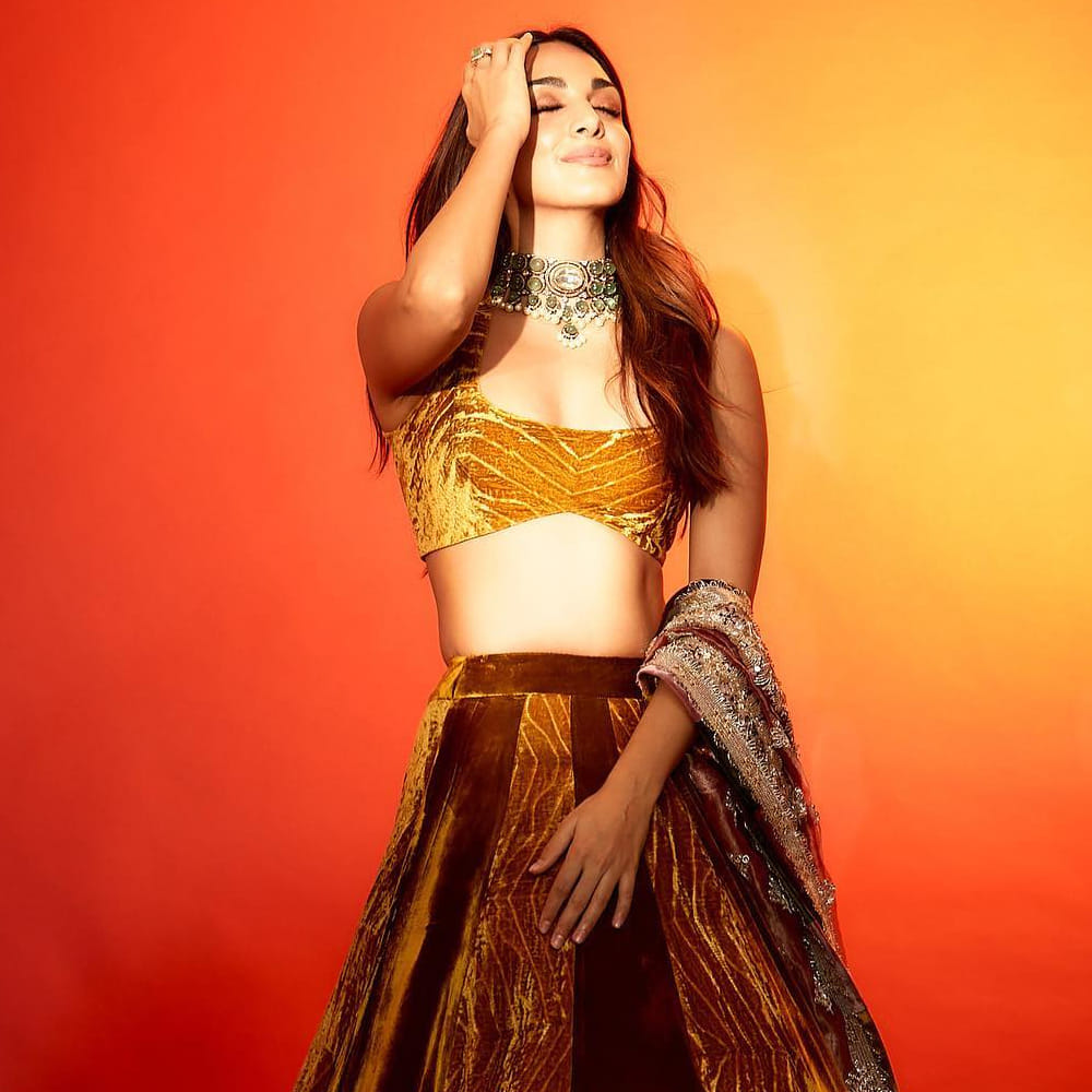 హాలీవుడ్‌లో బాండ్‌ గర్ల్స్‌కు ఎంత క్రేజ్ ఉంటుందో... బాలీవుడ్‌లో డాన్ హీరోయిన్లకు కూడా అదే రేంజ్‌లో క్రేజ్‌ ఉంటుంది. సౌత్‌లోనూ బిల్లా హీరోయిన్స్‌ అదే రేంజ్‌లో గ్లామర్ షో చేశారు. మాఫియా బ్యాక్ డ్రాప్‌లో తెరకెక్కే మూవీస్ కావటంతో ఆ రేంజ్‌లోనే హీరోయిన్స్‌ లుక్స్ ప్లాన్స్‌ చేస్తుంటారు మేకర్స్‌.