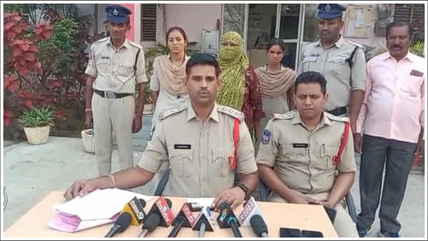 ఒడిస్సా టూ మహారాష్ట్ర.. స్కూటీపై కిలాడీ లేడీ నయా దందా.. పోలీసుల విచారణలో షాకింగ్ నిజాలు