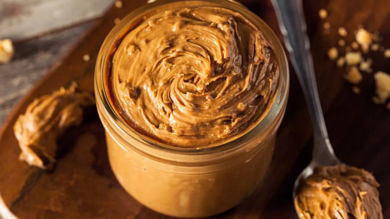 ఫ్రిజ్‌లో ఉంచితే వెన్న కరగదు. వెన్న, నెయ్యి , పన్నీర్ వంటి పదార్ధాలను గది ఉష్ణోగ్రత వద్ద ఉంచితే చెడిపోయే అవకాశం ఉంది. కనుక వీటిని ఫ్రిజ్‌లో ఉంచండి.