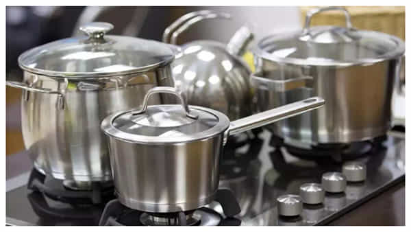 Kitchen Hacks: ఈ ఈజీ టిప్స్తో మీ స్టీల్ పాత్రలను మిలమిలమని మెరిపించండిలా!