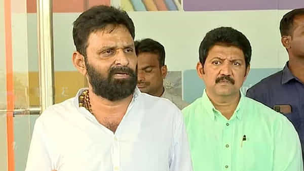 Nani and Vamshi: ప్రాణ స్నేహితుల సీట్లు మార్పులో సూత్రధారులు ఎవరు..? వైసీపీ అధిష్టానం మదిలో ఏముంది..?
