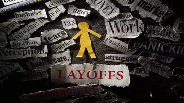 Layoffs: ప్రపంచ వ్యాప్తంగా లేఆఫ్స్ కలకలం. IT ఉద్యోగుల్లో భయం భయం