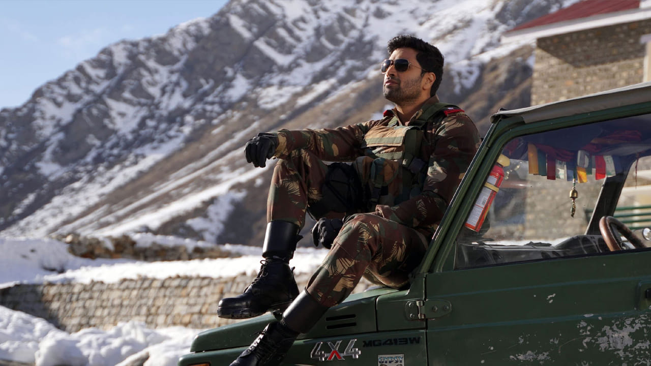 మేజర్‌ సినిమా సమయంలో అడివి శేష్‌ కూడా ఇలాగే ప్రచారం చేశారు. మేజర్‌ సందీప్‌ ఉన్నికృష్ణన్‌ కుటుంబసభ్యులను కలుసుకున్నారు. సినిమా ప్రచార కార్యక్రమాలకు సైతం వాళ్లను ఆహ్వానించి, ప్రేక్షకులకు పరిచయం చేశారు. ఇప్పటికీ మేజర్‌ సందీప్‌ ఉన్నికృష్ణన్‌ తల్లిదండ్రులను కలుస్తుంటారు శేష్‌.