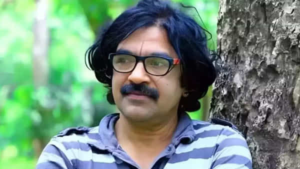 Director Prakash Koleri: సినీ ఇండస్ట్రీలో విషాదం.. ఇంట్లో శవమై కనిపించిన ప్రముఖ డైరెక్టర్! ఏం జరిగిందో..