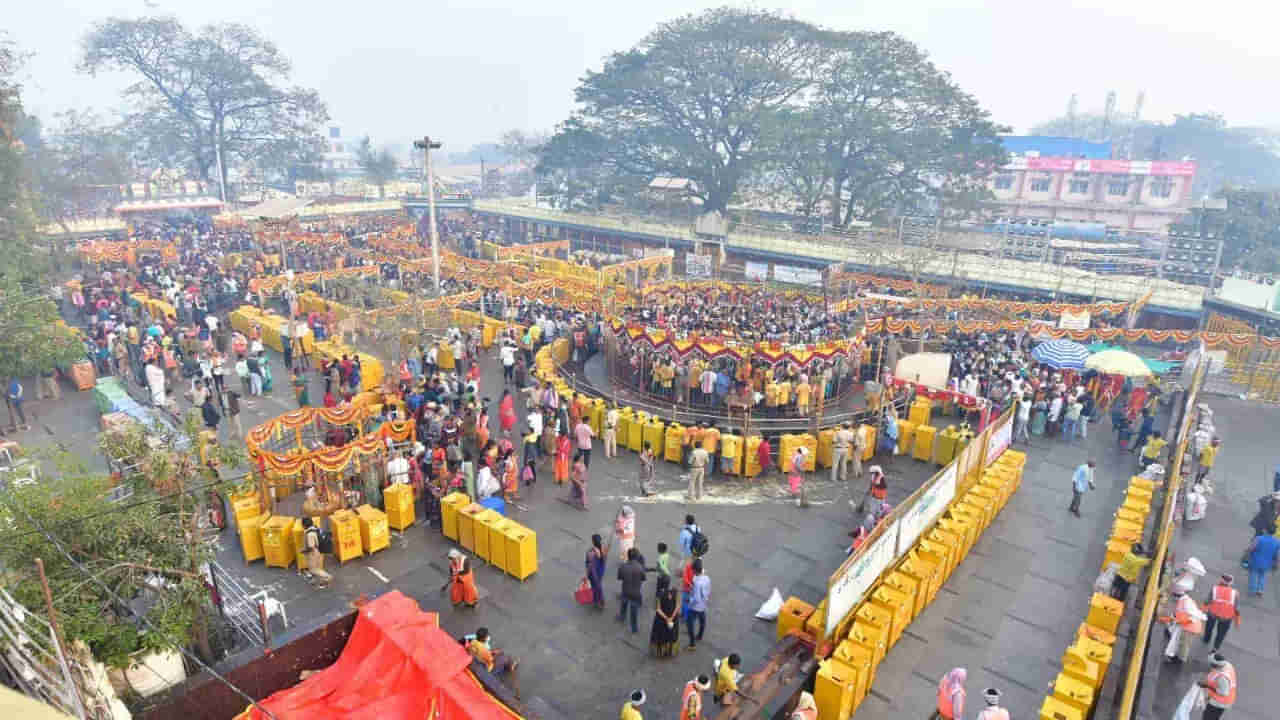 Medaram Jatara: సాయంత్రం జనం నుంచి వనంలోకి సమ్మక్క, సారలమ్మలు.. వన ప్రవేశానికి ఏర్పాట్లు చేస్తున్న మంత్రి సీతక్క..