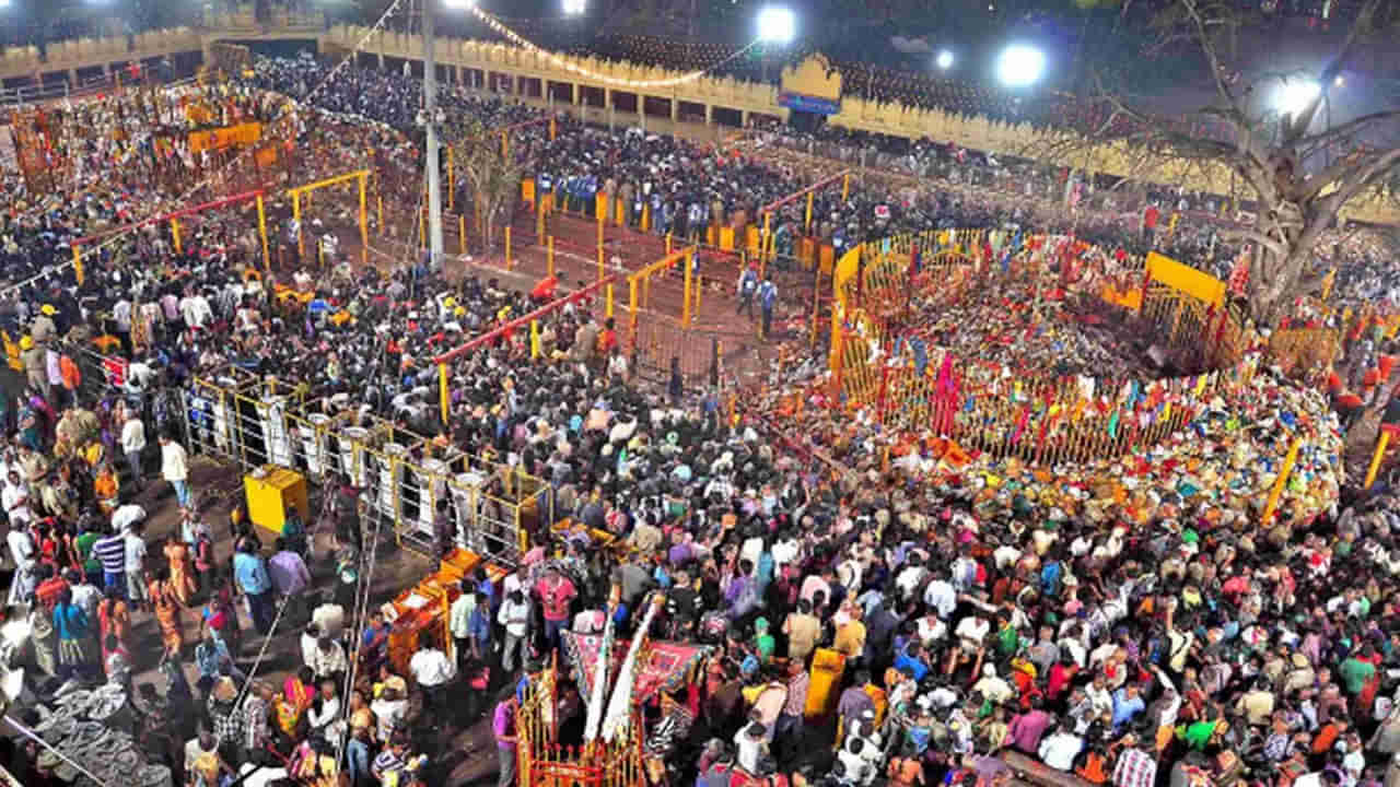 Medaram Jatara: నేడు ప్రతిష్టాపనతో తొలిఘట్టం.. సాయంత్రం గద్దె పైకి సారలమ్మ.. ఆన్‌లైన్‌లో బంగారం సమర్పణ ప్రారంభం