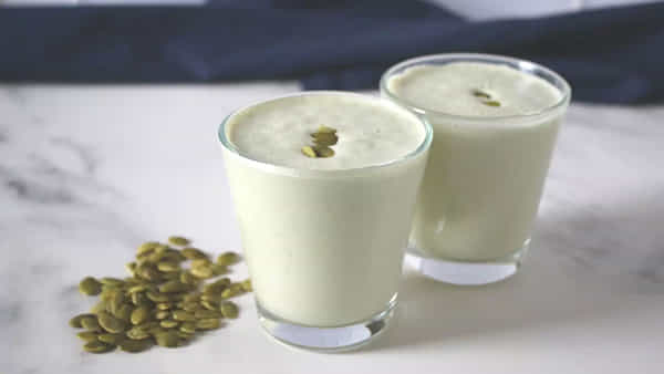 Milk with pumpkin seed: పాలతో కలిపి గుమ్మడి గింజలు తింటే.. ఎన్ని ప్రయోజనాలో తెలుసా..!
