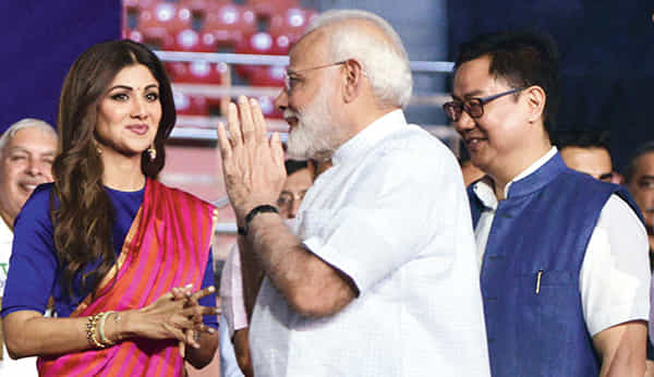 మోడీపై ప్రశంసల వర్షం కురిపించిన బాలీవుడ్ బ్యూటీ.. అసలు మ్యాటర్ ఇదే..