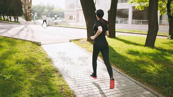 Morning Walk Mistakes: వాకింగ్ చేసేటప్పుడు జాగ్రత్త..! ఇలాంటి తప్పుల వల్ల లాభం కంటే నష్టమే ఎక్కువ..?