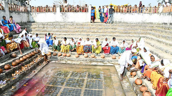 Nagoba Jatara 2024 : నాగశేషుడి సిరికొండ.. మట్టికి మనిషికి బంధం కలిపే గుగ్గిల్ల సిరికుండ