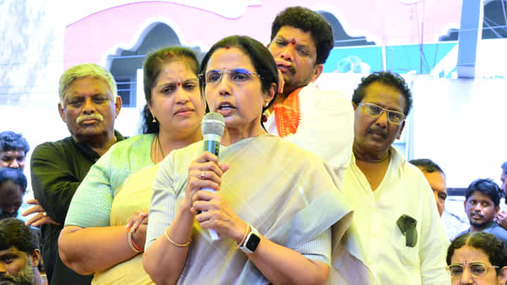 TDP Vs YCP: అగ్గిరాజేసిన నారా భువనేశ్వరి వ్యాఖ్యలు.. టీడీపీ, వైసీపీ మధ్య సెటైర్లు, కౌంటర్లు.. TDP Vs YCP: అగ్గిరాజేసిన నారా భువనేశ్వరి వ్యాఖ్యలు.. టీడీపీ, వైసీపీ మధ్య సెటైర్లు, కౌంటర్లు..