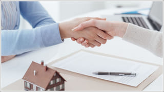 Two Wheeler Loan: బైక్ కొనుగోలు కోసం రుణం తీసుకుంటున్నారా? ఈ తప్పులు నివారిస్తే మీ సొమ్ము సేఫ్