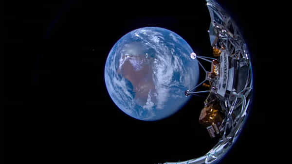 US spacecraft: 50 ఏళ్ల తర్వాత చంద్రుడిపై మరోసారి అడుగుపెట్టిన అమెరికా..