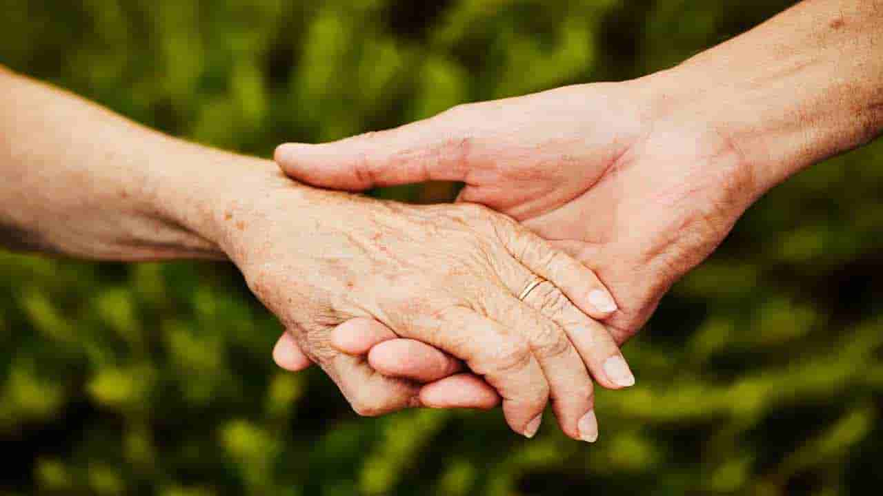 Old Age Couple: ఎంత కష్టమొచ్చిందో.. కన్నీరు తెప్పిస్తోన్న వృద్ధ దంపతుల ఆత్మహత్య..!