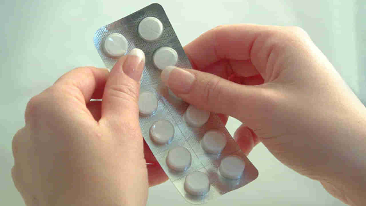 Paracetamol: వామ్మో.. పారాసెటమాల్ ట్యాబ్లెట్ వేసుకుంటున్నారా..? ఈ విషయం తెలిస్తే గుండే గుభేలే..