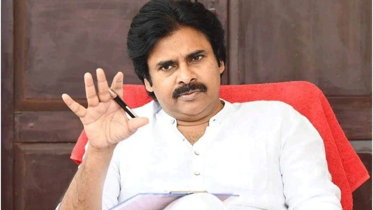 Janasena: పవన్ చేసిన ఆ పనితో విశాఖ టీడీపీలో అలజడి..